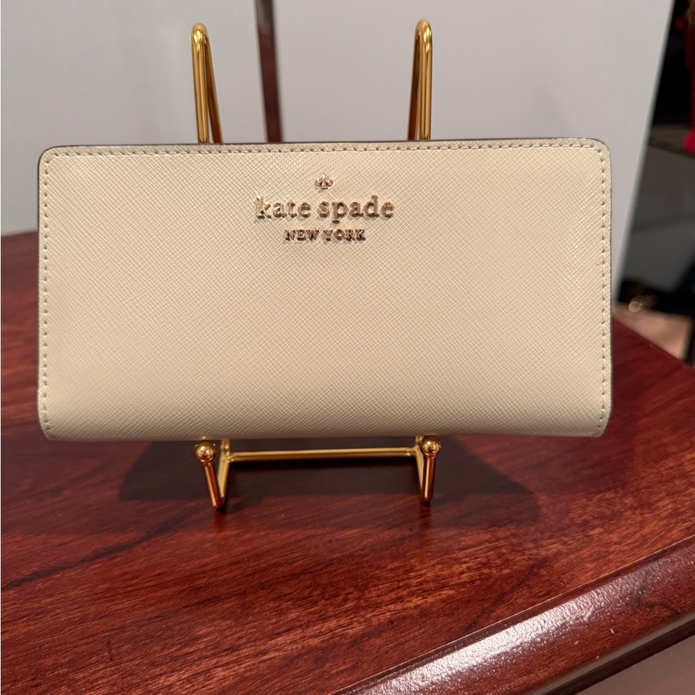 Kate Spade Large slim bifold wallet